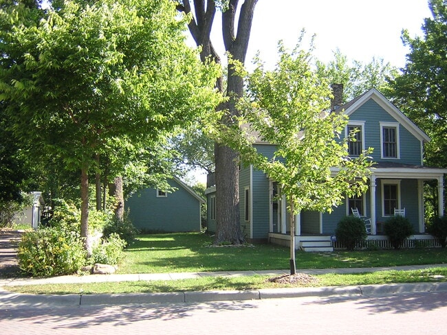 Building Photo - 177 Nicollet St Rental