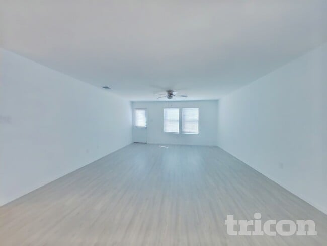 Photo - 5715 Vista Point