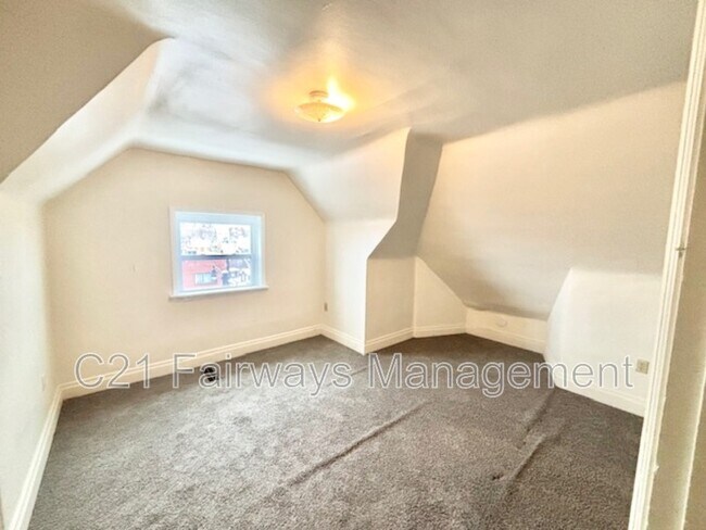 Photo - 703 Brookline Blvd