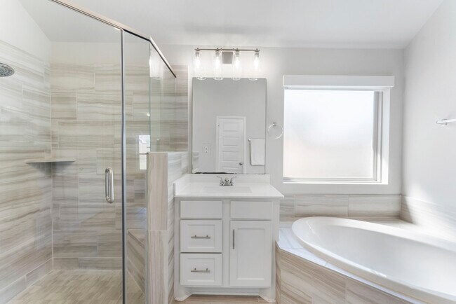 Photo - 9410 Mont Ellie Ln