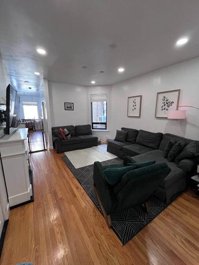 Photo - 2944 N Broadway Unit 1N