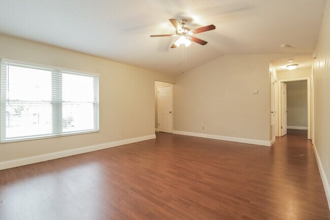 Photo - 13900 Lena St