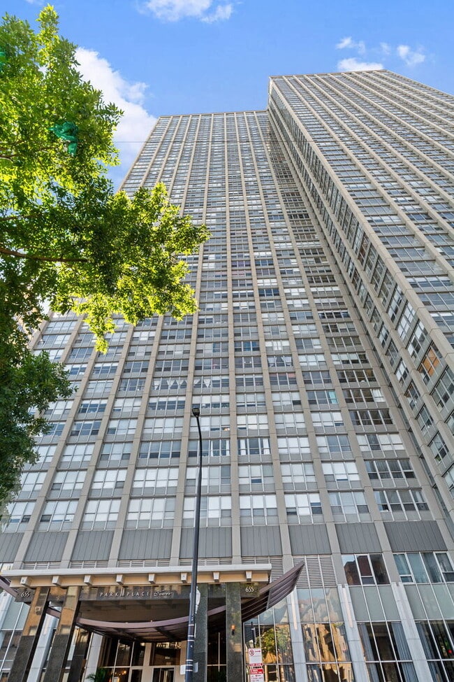 Building Photo - 655 W Irving Park Rd Unit 2210