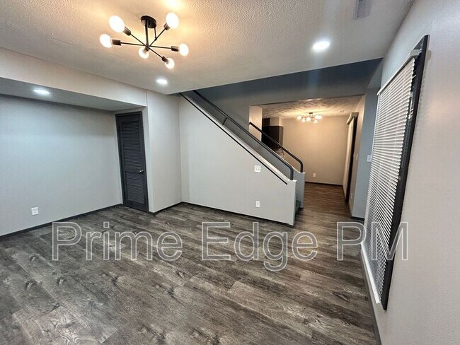 Building Photo - 1841 Ridgehaven Ct Rental