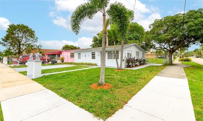 Photo - 145 SW 13th Avenue