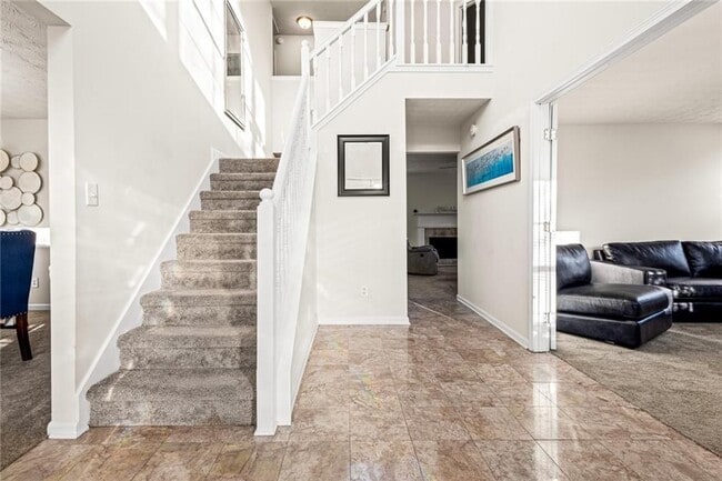 Photo - 2034 Locksley Terrace