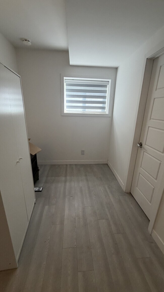 Photo - Spacious 4 Bedrooms apartment for rent Unit A