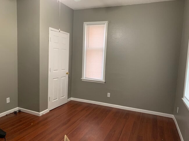 Photo - 603 E 22nd St