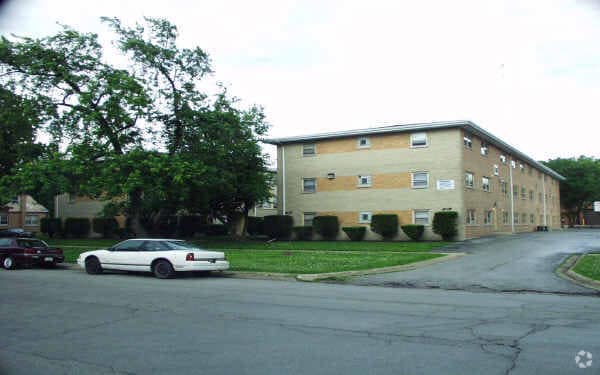 Maplewood Apartments - Maplewood Apartments