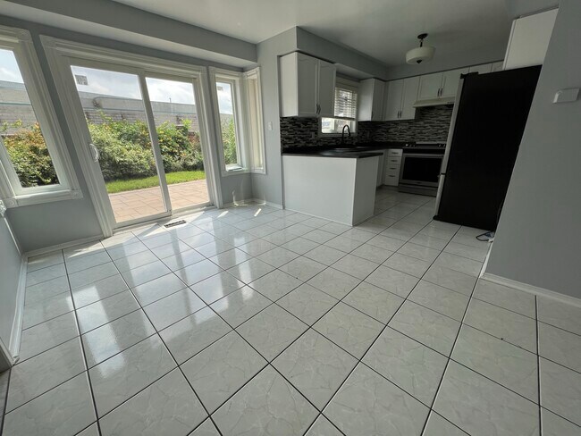 Photo - 270 Mountainberry Rd