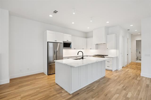 Photo - 5638 Winton St