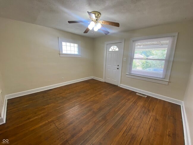 Photo - 621 Tecumseh St