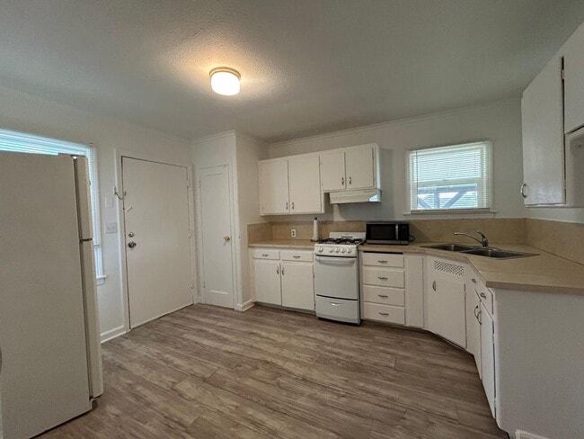 Photo - 150 Mono Ave House