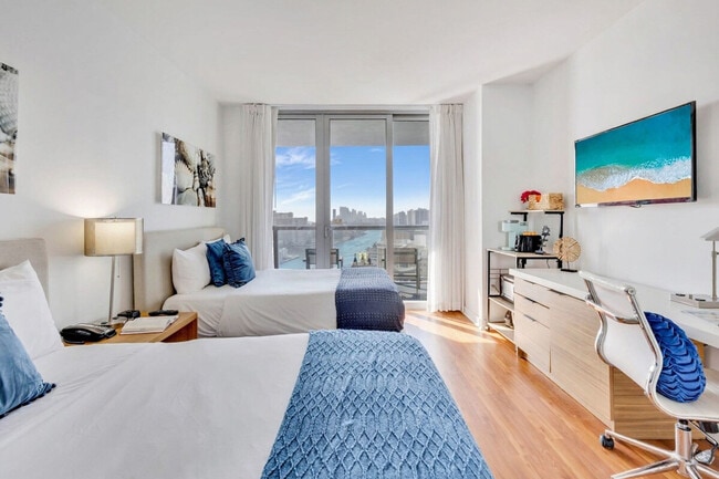 Building Photo - 2602 E Hallandale Beach Blvd Unit SI ID1227366P