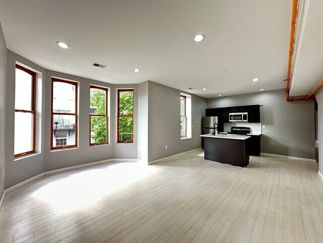 Photo - 1919 W Diamond St Apartment Unit 22