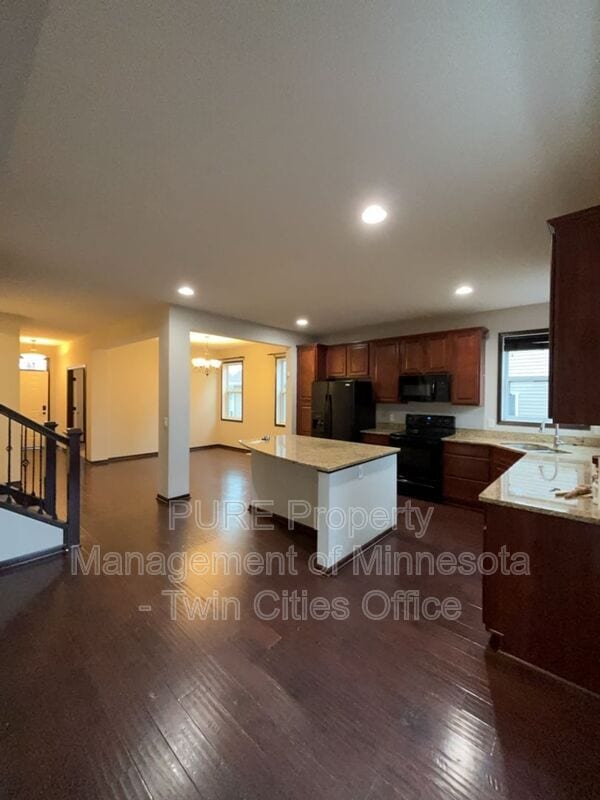 Photo - 1704 Basswood Ct