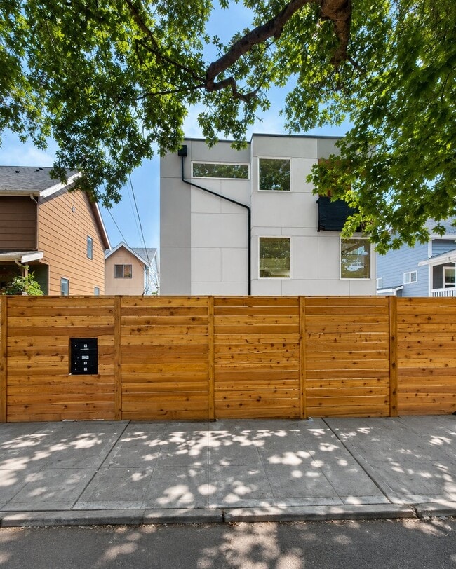 Photo - 730 26th Ave S