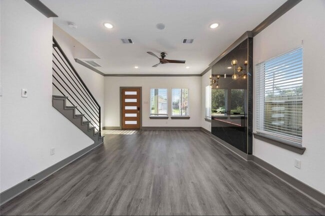 Photo - 8018 Attwater St Unidad B