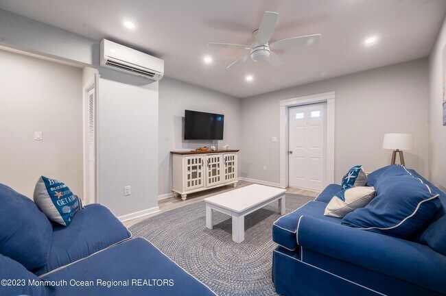 Photo - 4 Washington Ave