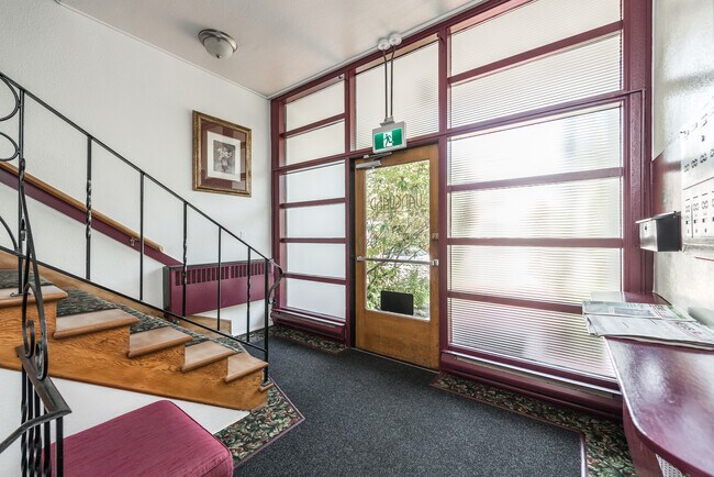 Photo - Vanguard Apartments