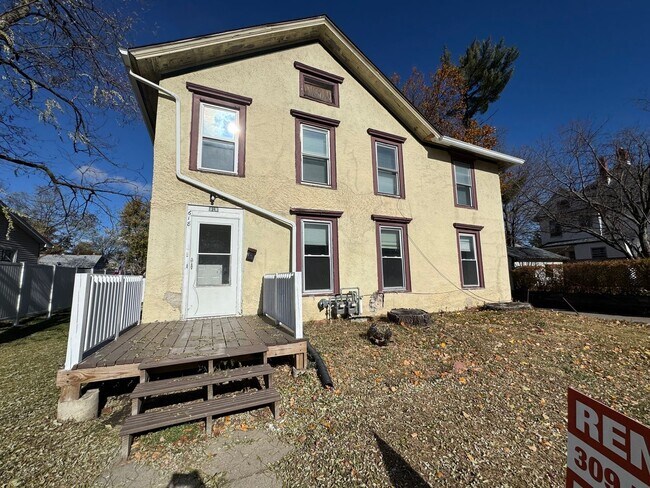 Building Photo - 618 E Locust St Unit 618