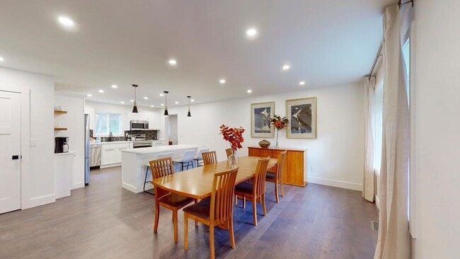 Building Photo - 11833 Overlook Dr Rental