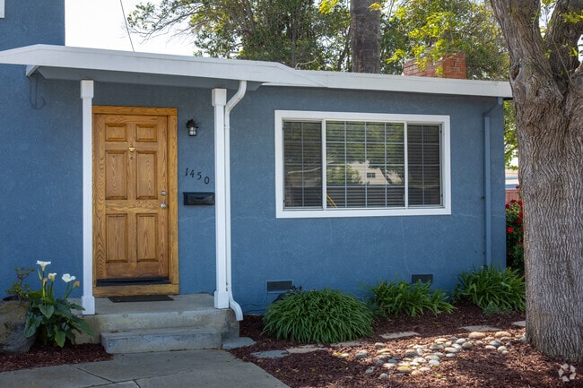 Building Photo - 1450 F St Unit 1450 Rental