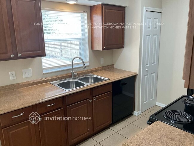 Photo - 2830 Chalmer St