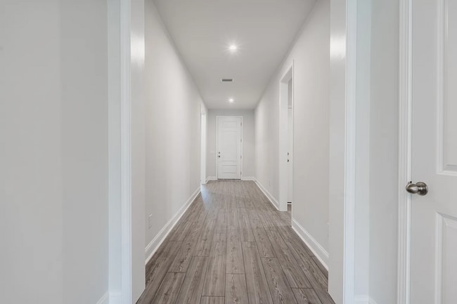 Photo - 192 Dendron Dr