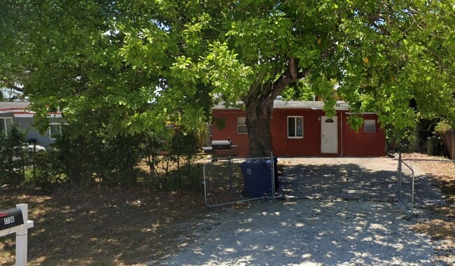 Photo - Large 3-2 house with a back yard