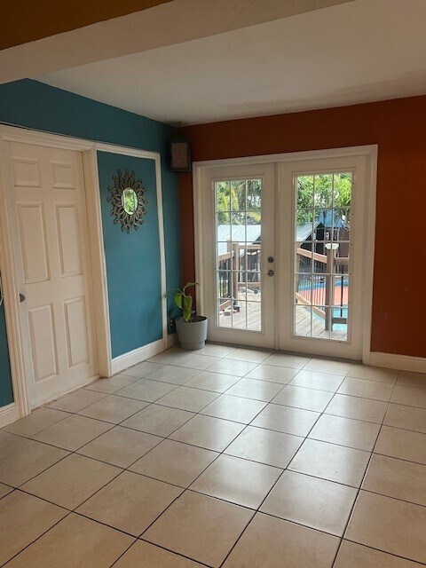 Photo - 31 NE 56th St Unit Main house