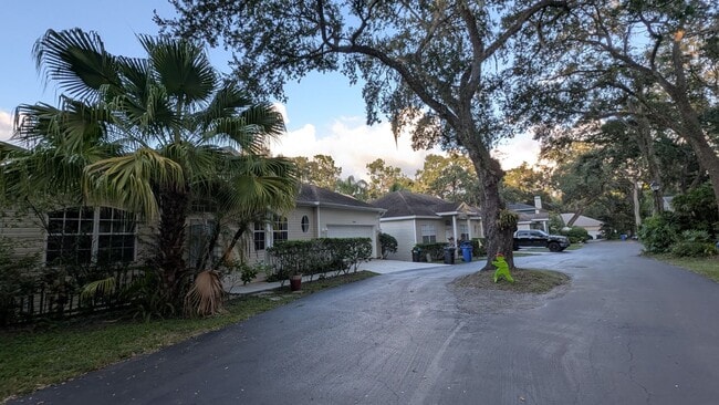 Photo - Beautiful 3/2 in Fiddlers Cove