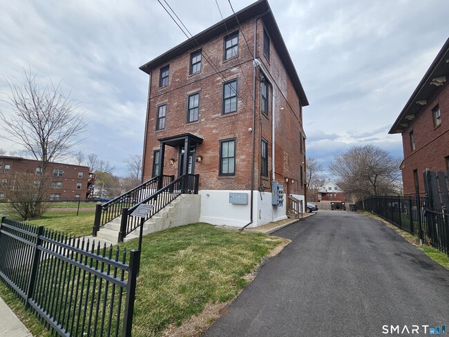 Photo - 94-96-96 Edwards St Unit 3A