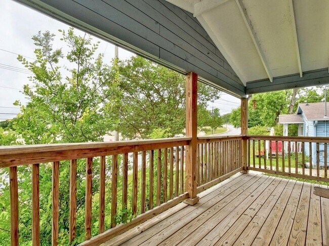 Photo - 1422 Webberville Rd