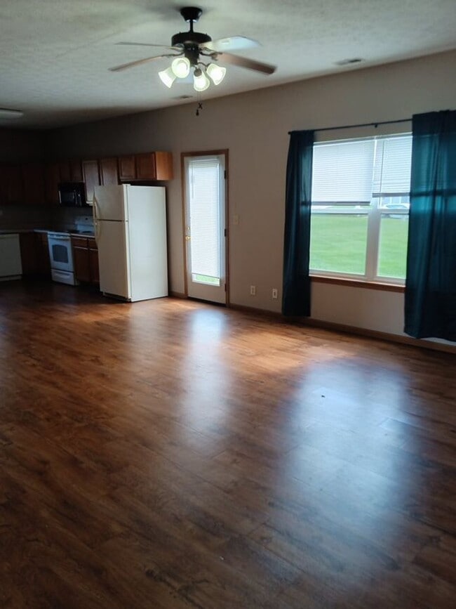 Photo - 2403 Edison Dr