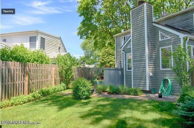 Photo - 901 Woodcrest Dr