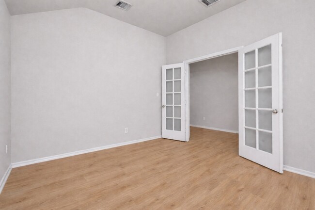 Photo - 3426 Hughes Mdw Wy