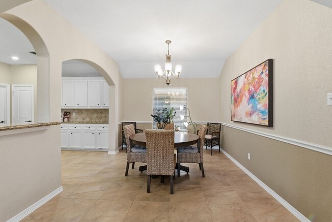 Building Photo - 102 Golfview Ct