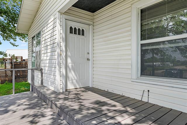 Photo - 1906 N Main St