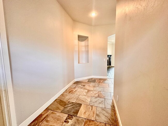 Building Photo - Modern 3-Bed, 2-Bath Home with Open Layout & Storm Shelter