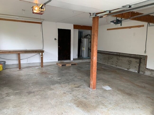 Photo - Kenmore House / RENT SPECIAL