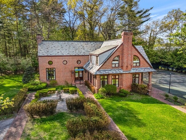 110 Juniper Rd