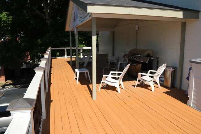 Photo - Efficiency Apartment Close to AU Campus