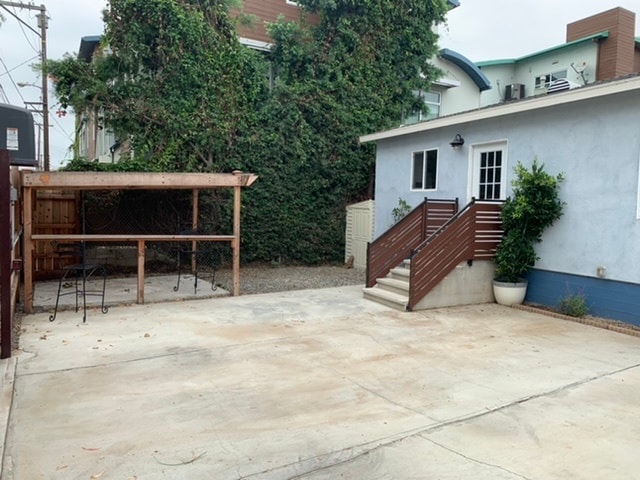 Private carport & outdoor lounge area. Unlimited possibilities - 526 Brooks Ave