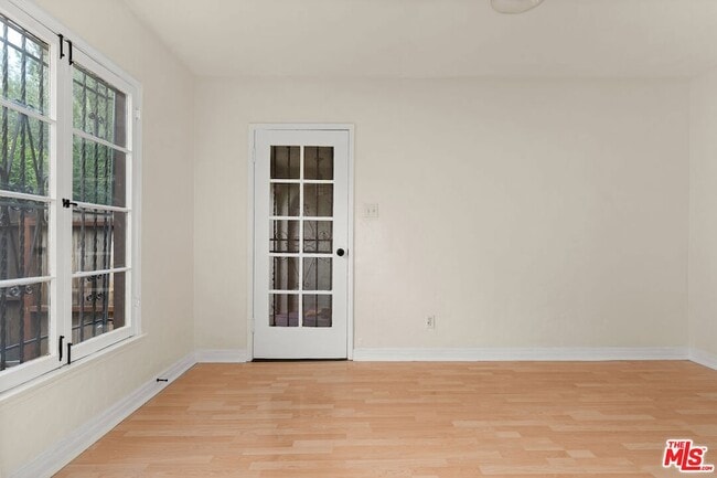 3104 Silver Lake Blvd