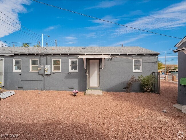 Building Photo - 329 N 8th St Rental