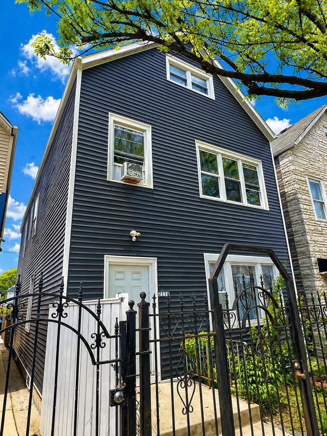 Photo - 2114 W 51st St Unit 1