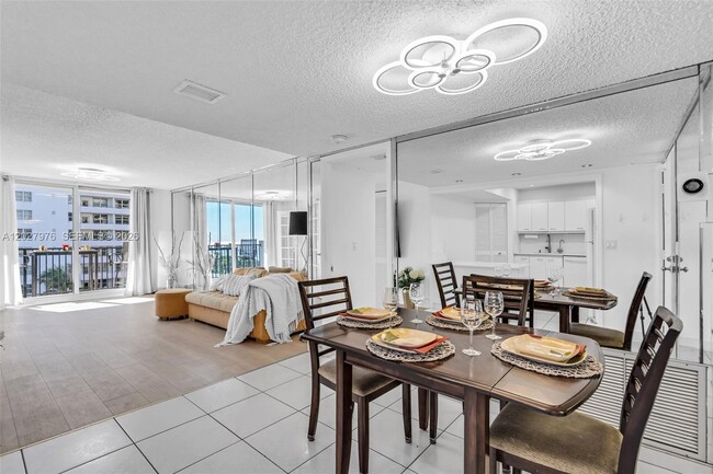 Photo - 9273 Collins Ave Unidad 503