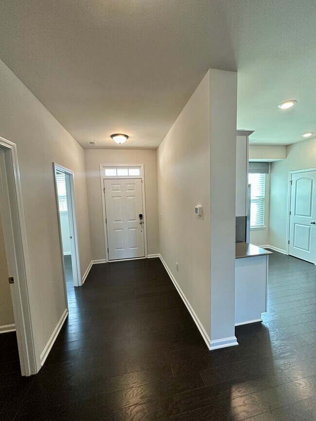 3BR/2.5BA Townhouse in Rea Farms Townhome Rental in Charlotte NC