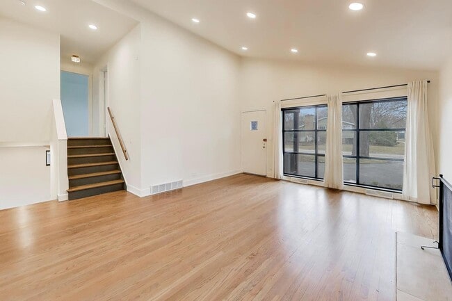 Photo - 3530 Hillside Rd